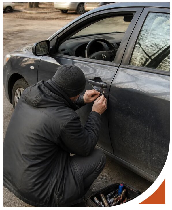 Профессиональное вскрытие автомобиля Тойота без повреждений в Угличе